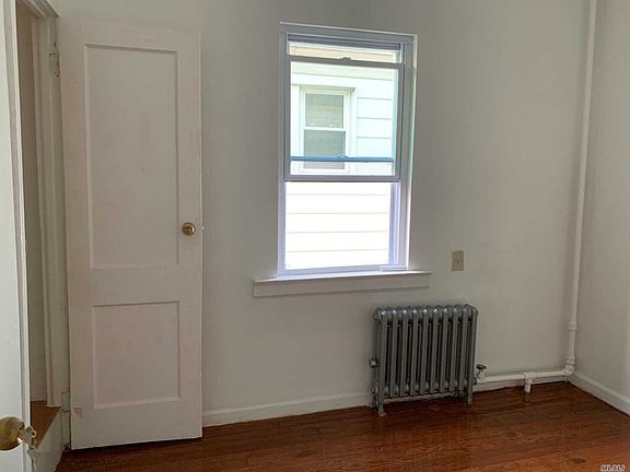 3rd image of 10438 118th St Floor 2