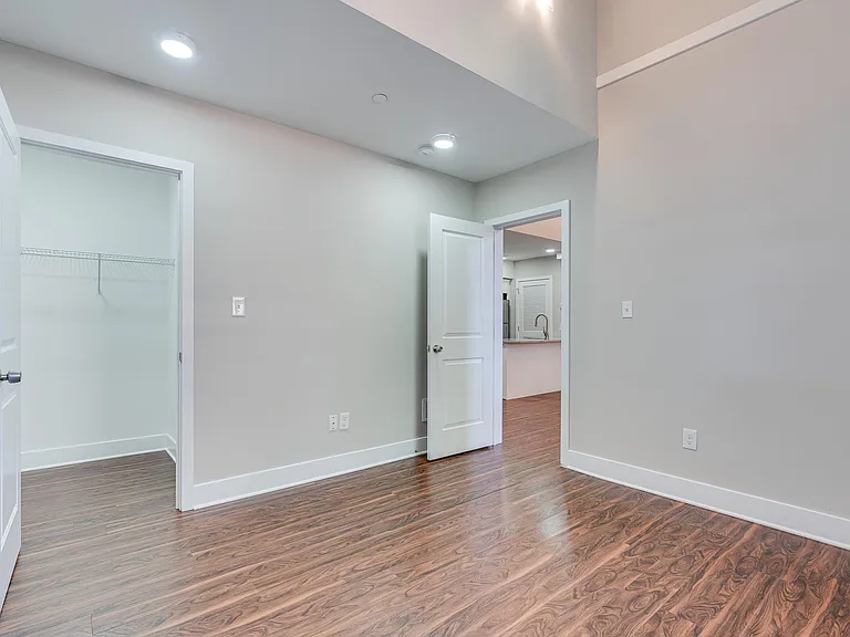 2001 Spring Garden St #303 — Photo 12