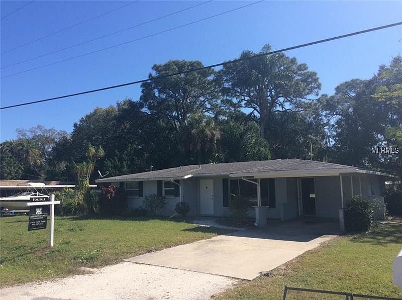 1st image of 126 Lakeview Dr