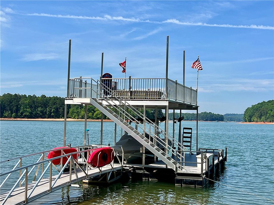 2nd image of 304 Point Place Dr