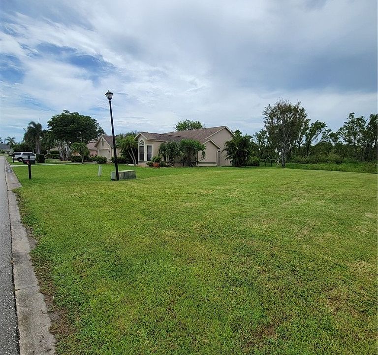 2nd image of 15231 Briarcrest Cir