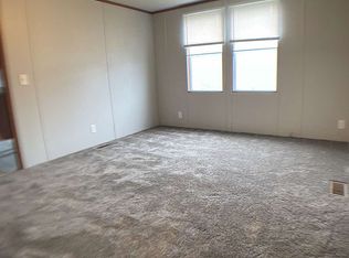 522 Turtle Bay Dr #96, Syracuse, IN 46567