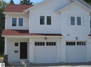 823 W 7th St, Traverse City, MI 49684