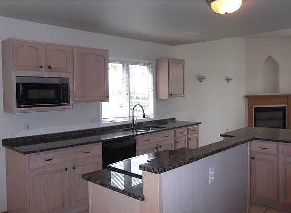 granite kitchen