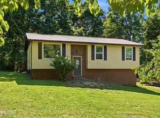 911 Coker Rd, Maryville, TN 37801