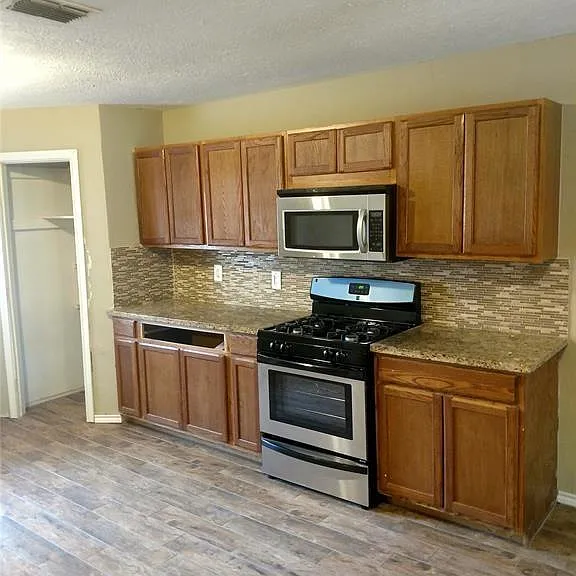 25730 Glen Loch Dr — Photo 3