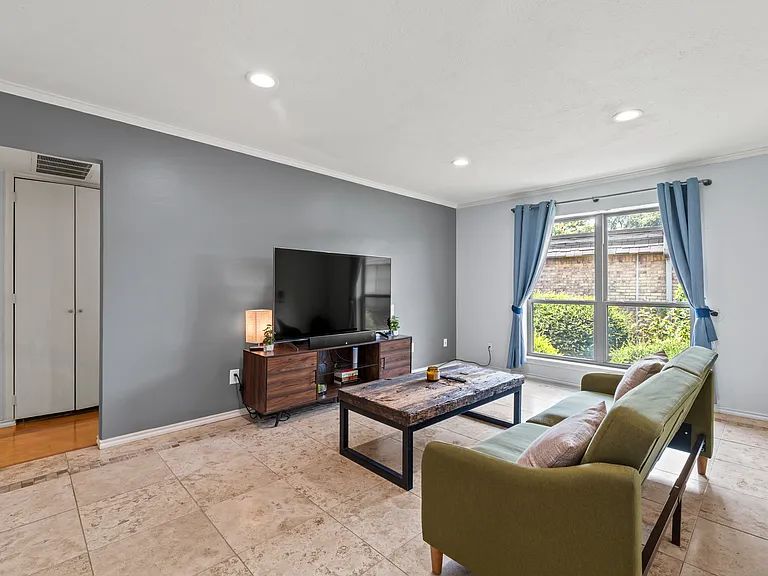 7929 Meadow Park Dr #201 — Photo 28
