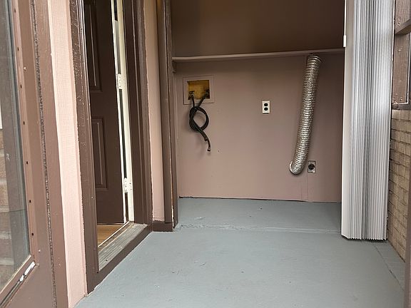 3rd image of 1593 Fayetteville Rd