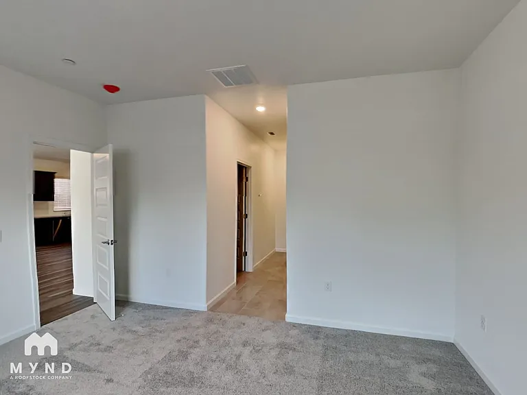 1688 Bullock Dr — Photo 7