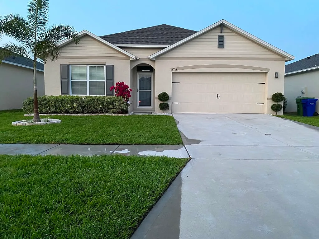 4 bed, 1828 sqft, $2,200 — Photo 2