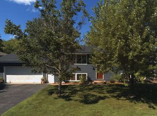 2139 Cliffview Dr, Eagan, MN 55122