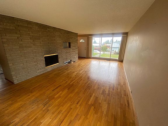 living/dining area