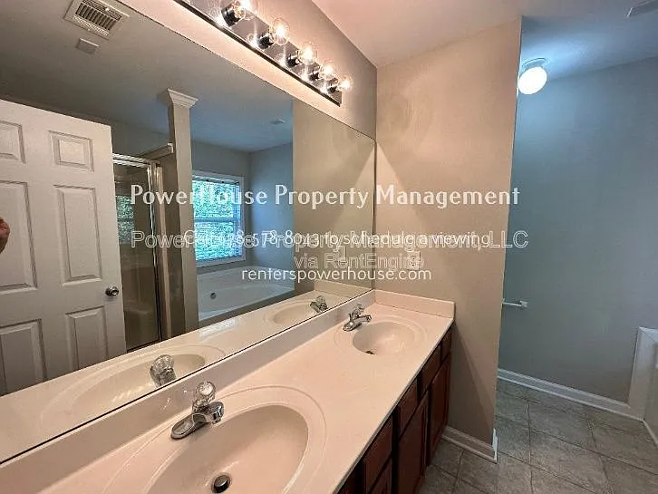 2403 Walnut Tree Ln — Photo 26