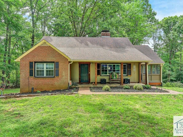 74 Trail Rd, Stuart, VA 24171