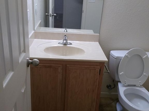 4th image of 3207 Willacy Dr APT B
