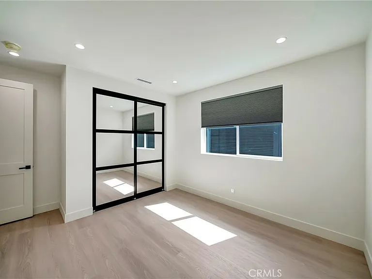 19145 Keswick St — Photo 26