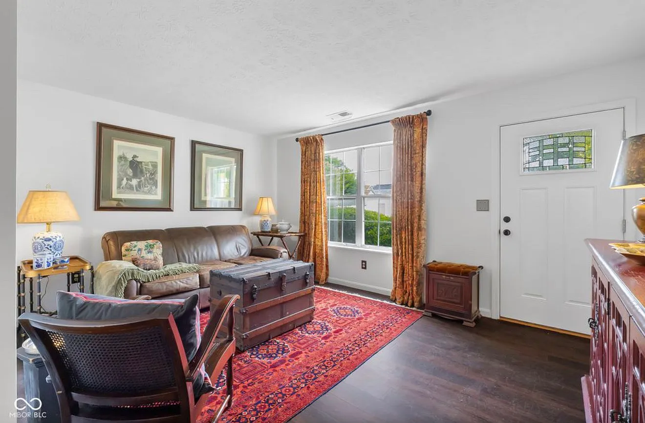 2 bed, 911 sqft, $1,295 — Photo 3