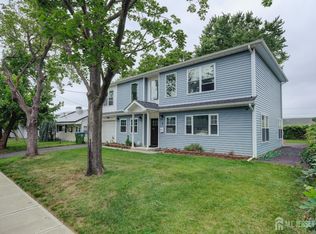 7 Windsor Rd, Edison, NJ 08817