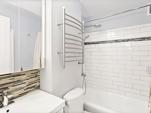 5th image of 235 W 102nd St APT 6V