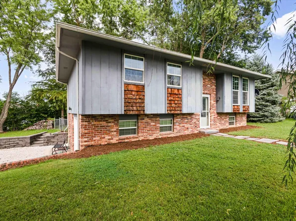 5117 Woodway Dr, Jefferson City, MO 65109