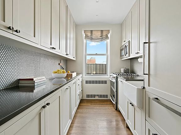 4th image of 44 Prospect Park W APT E3