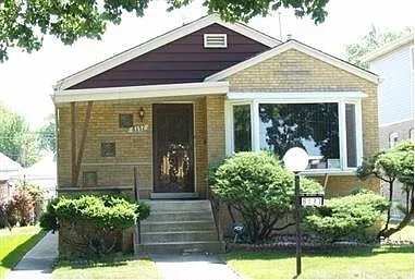 8137 S Wabash Ave photo 1
