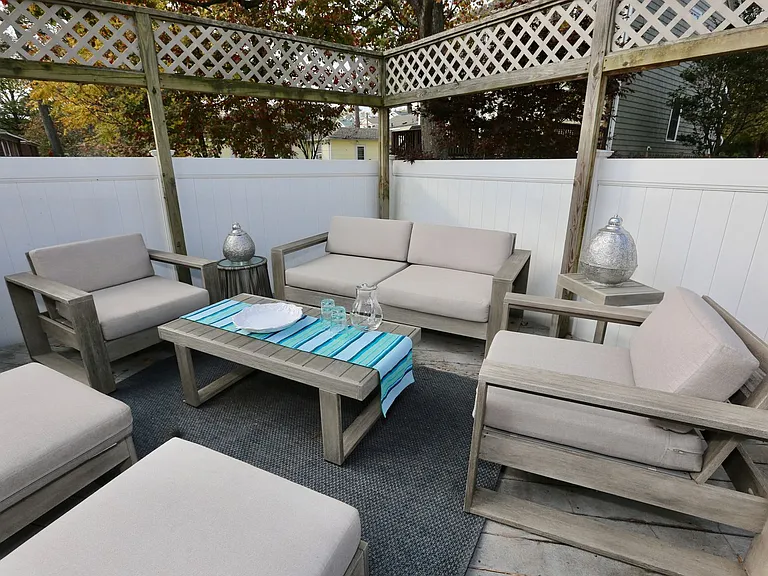613 Lake Dr — Photo 41