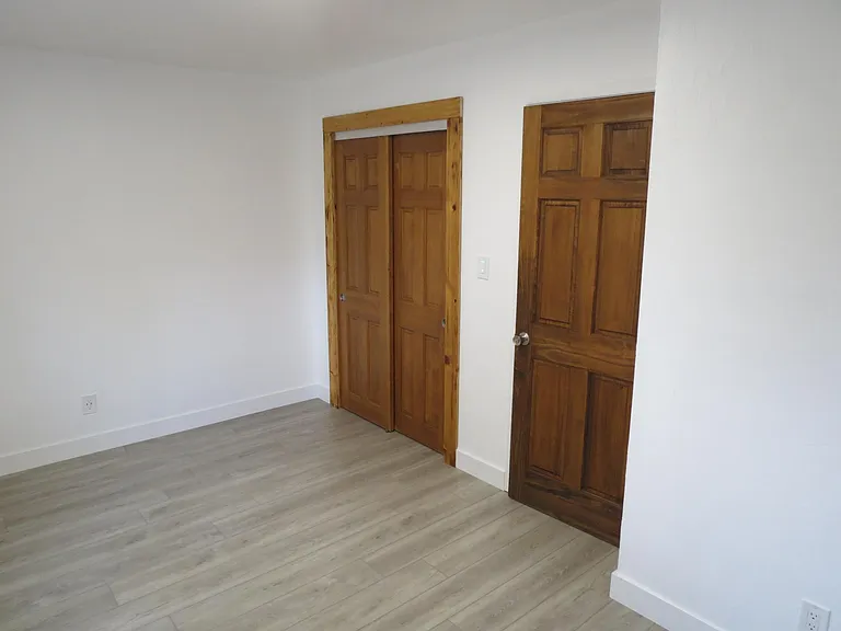 2nd bedroom with closet