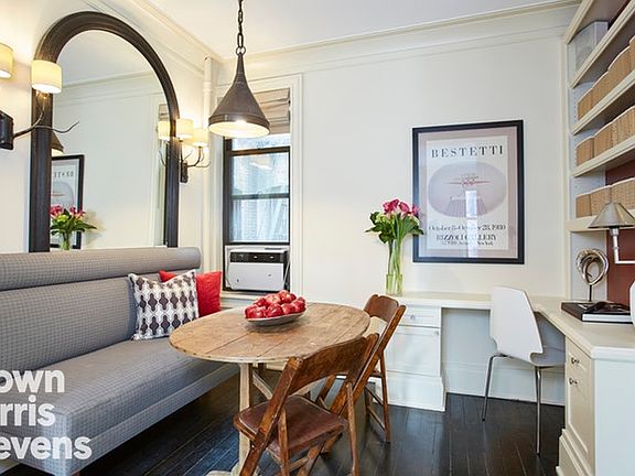 4th image of 78 Charles St
