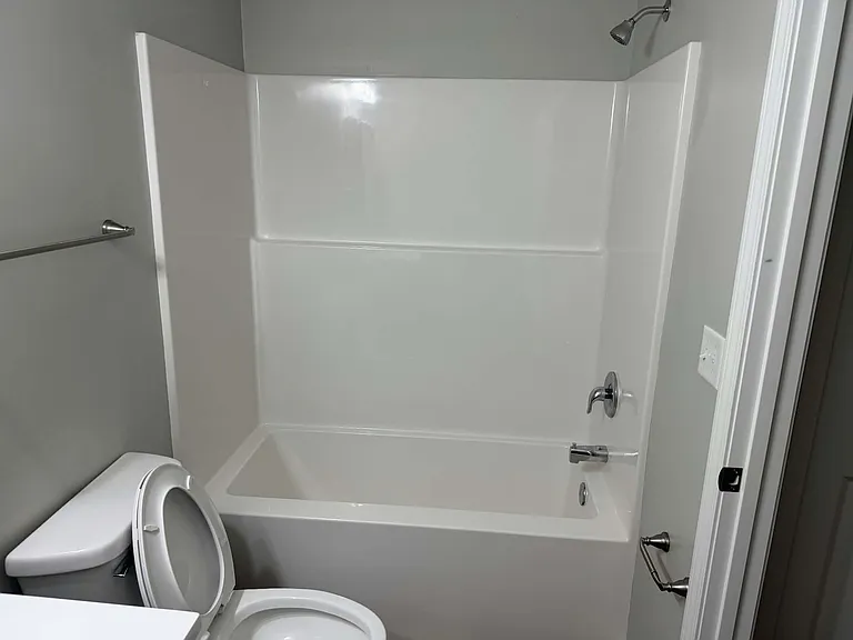 603 E Division St #1 — Photo 11
