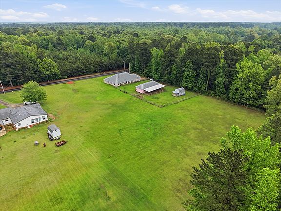 2nd image of 561 Wells Rd