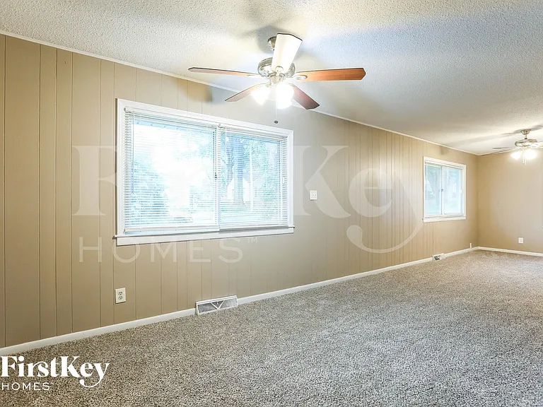 3008 S Scott Ave — Photo 7