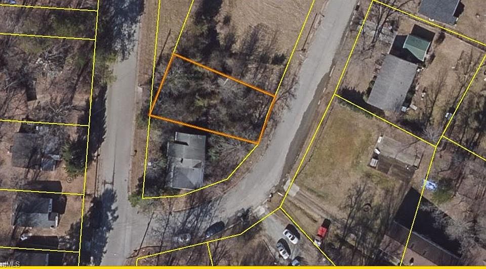 2nd image of 3601 Sharon Ave