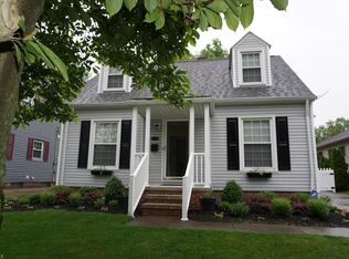 315 Canterbury Rd, Bay Village, OH 44140