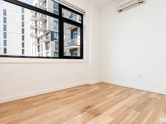 5th image of 44 Kent St #330