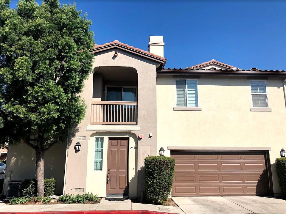 * garage pictured is not this residences' garage... correct garage is photographed later