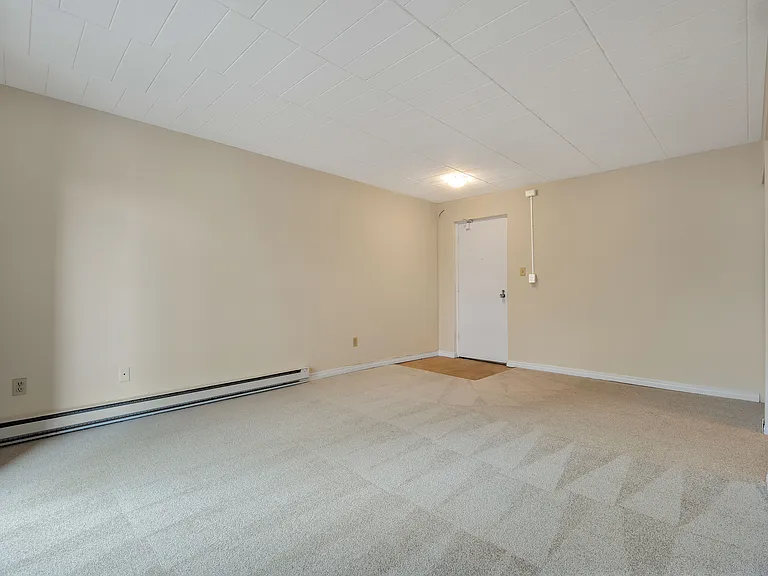 3410 Peter St — Photo 6