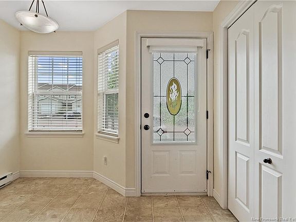 3rd image of 107 Firmin Cres
