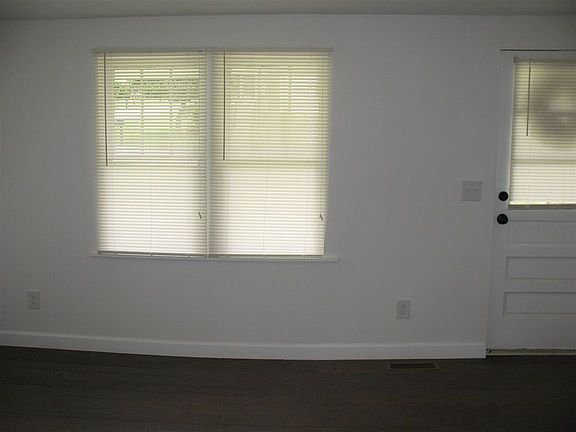 5th image of 602 Baker St