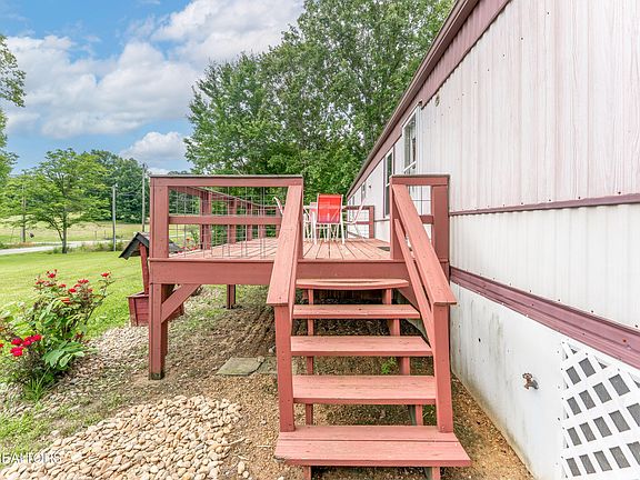 3rd image of 255 Cold Stream Farm Rd