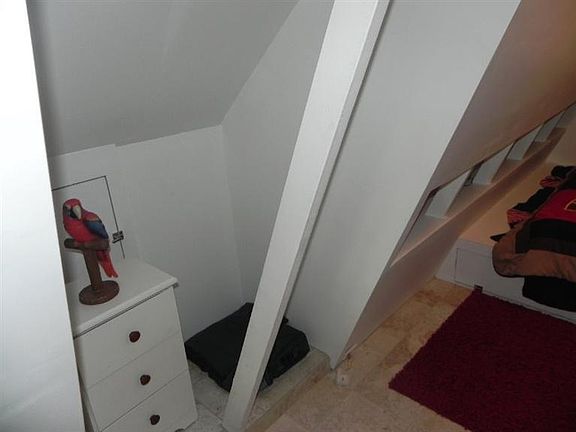 4th image of 102 Southard St