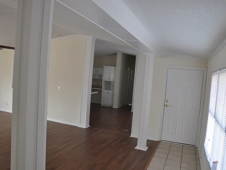14939 Angela Dr — Photo 6