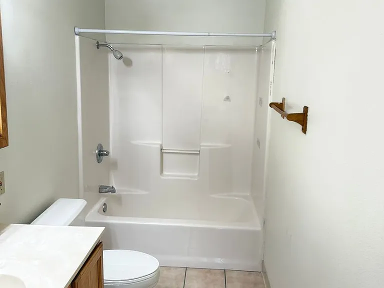 Pointe West Apartments — Photo 39