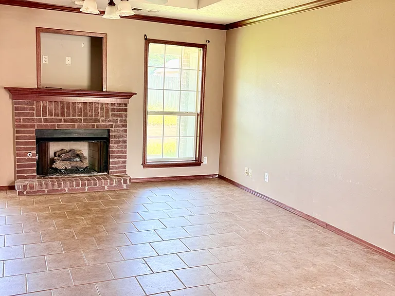 928 W Quincy St — Photo 5