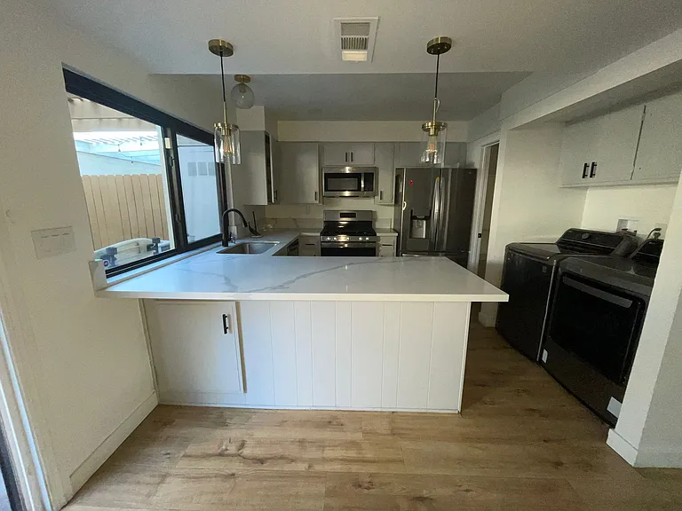 795 Archwood Ave #795 — Photo 5