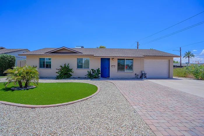 845 W Romo Jones St — Photo 2