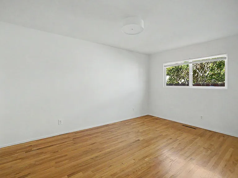 1119 Sunnyhill Ct — Photo 15