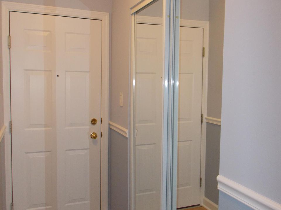 1st image of 920 Beau Dr #3