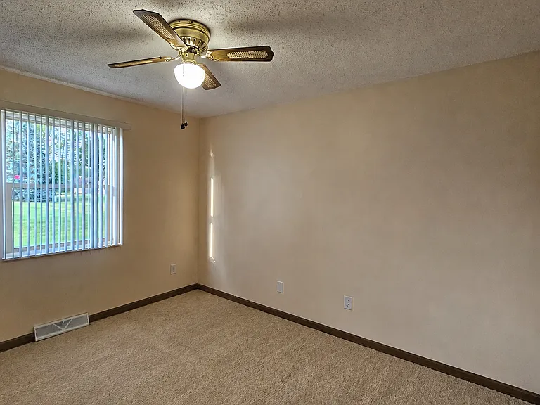 5764 Weiss St #5764 — Photo 2