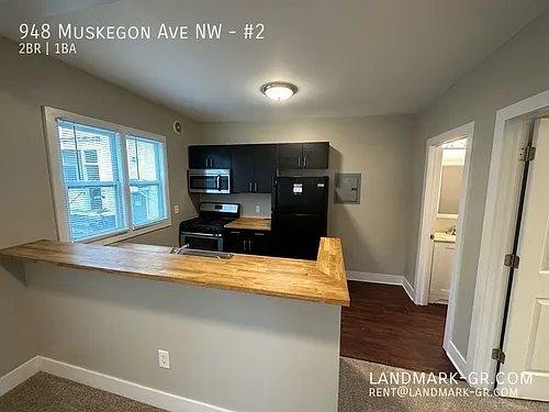 948 Muskegon Ave NW #2 Photo 1